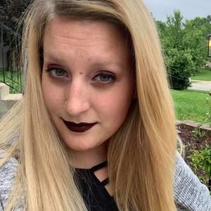 Meet your Posher, Holly